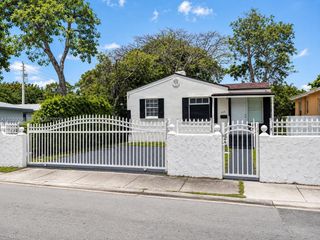1114 NW 59th Street, Miami, FL 33127