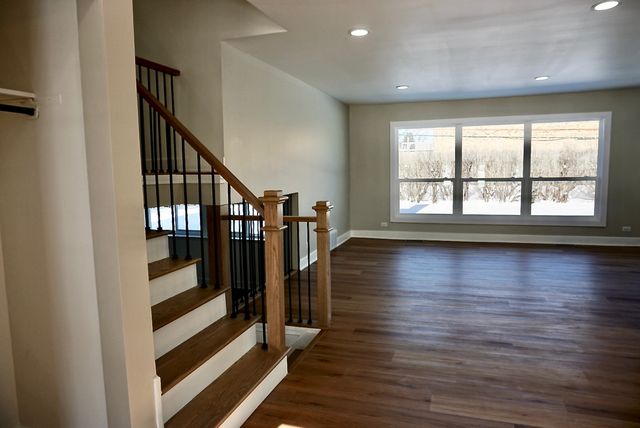 2018 E Ivy Lane, Mount Prospect, IL 60056