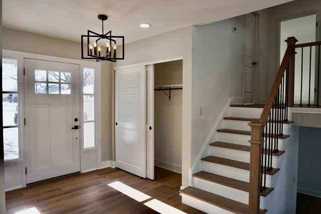 2018 E Ivy Lane, Mount Prospect, IL 60056