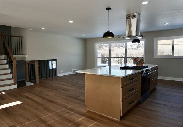 2018 E Ivy Lane, Mount Prospect, IL 60056