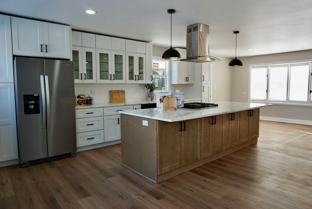 2018 E Ivy Lane, Mount Prospect, IL 60056