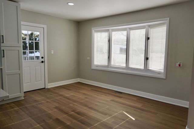 2018 E Ivy Lane, Mount Prospect, IL 60056