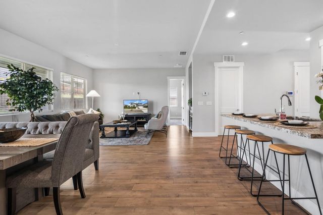 1847 Outrigger Ln, Lathrop, CA 95330