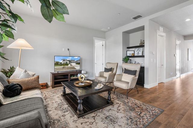 1847 Outrigger Ln, Lathrop, CA 95330