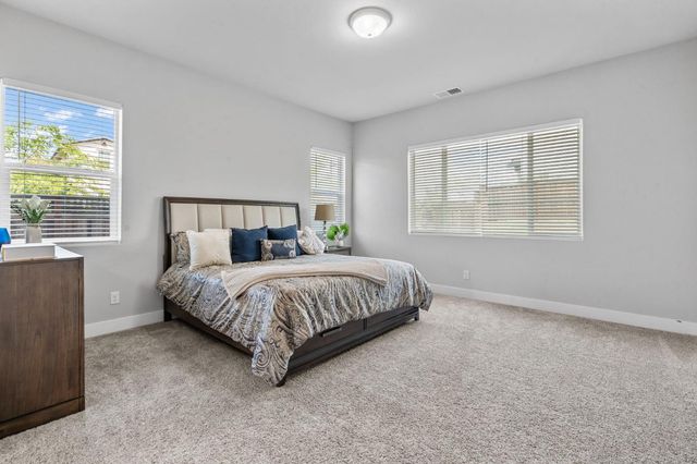 1847 Outrigger Ln, Lathrop, CA 95330