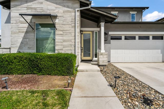 1847 Outrigger Ln, Lathrop, CA 95330