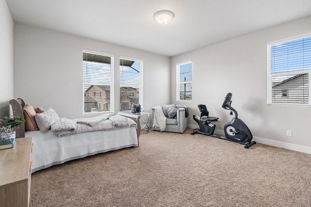 1847 Outrigger Ln, Lathrop, CA 95330