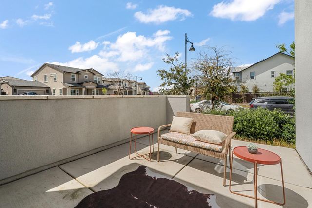 1847 Outrigger Ln, Lathrop, CA 95330