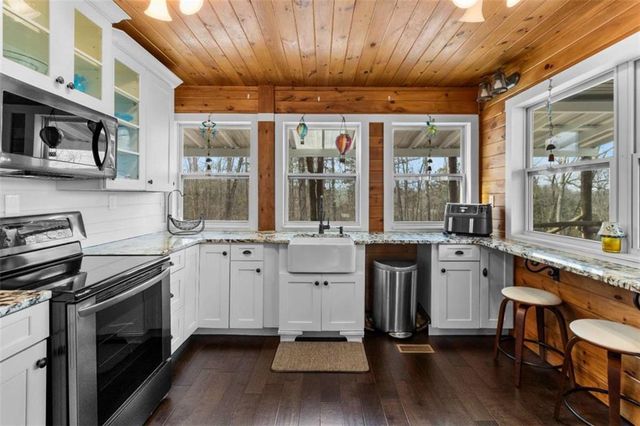 56 Robins Ridge, Blue Ridge, GA 30513