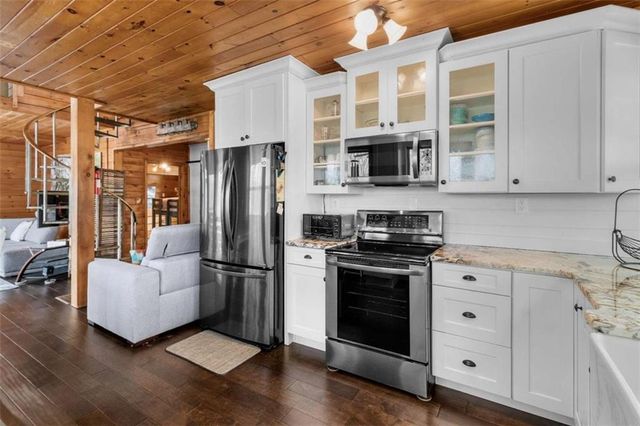 56 Robins Ridge, Blue Ridge, GA 30513