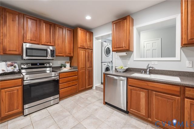 795 Snead Rd, Manakin Sabot, VA 23103