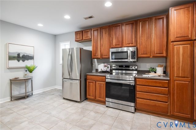 795 Snead Rd, Manakin Sabot, VA 23103