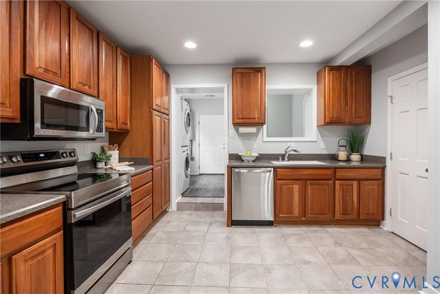 795 Snead Rd, Manakin Sabot, VA 23103