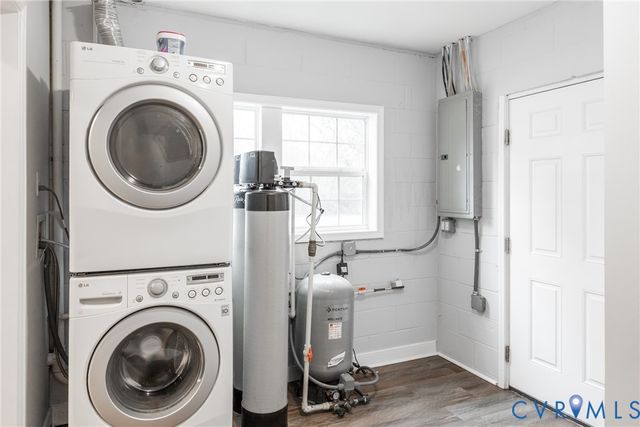 795 Snead Rd, Manakin Sabot, VA 23103