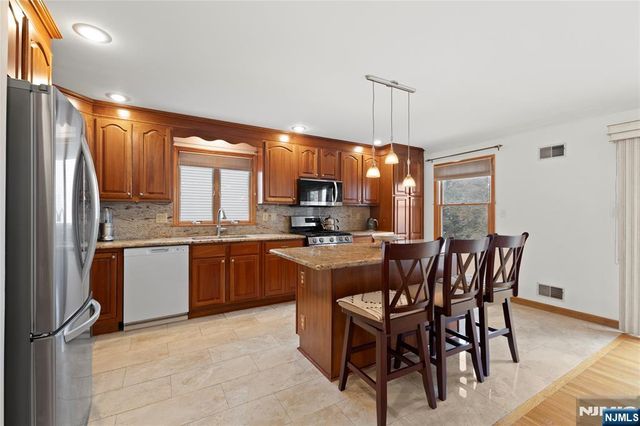19 Pleasant Place, Kearny, NJ 07032