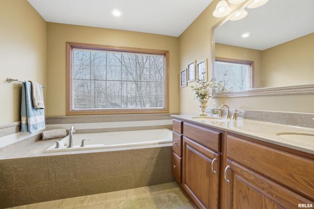 717 DEVON Drive, Germantown Hills, IL 61548