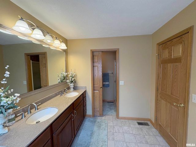 717 DEVON Drive, Germantown Hills, IL 61548