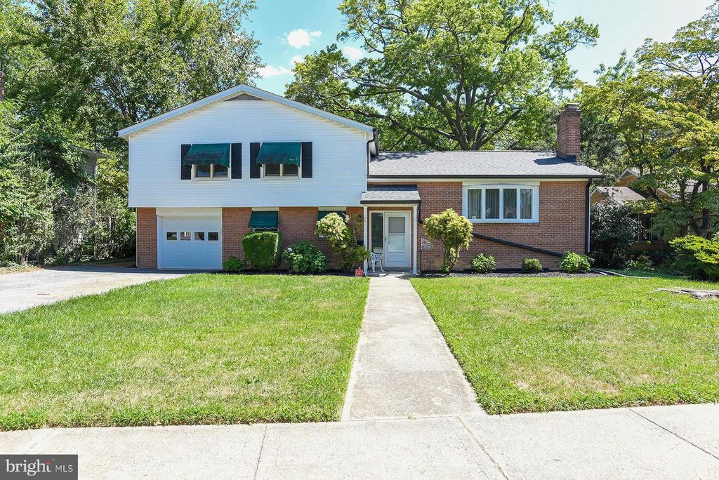 1206 BEECHWOOD DR, Frederick, MD 21701