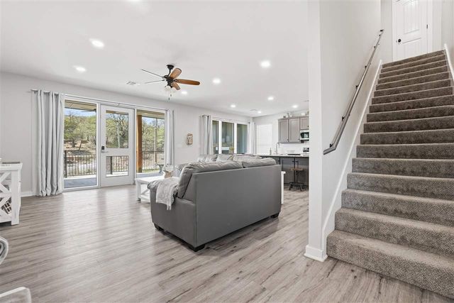 221 Merry Circle Dr, Medicine Park, OK 73557