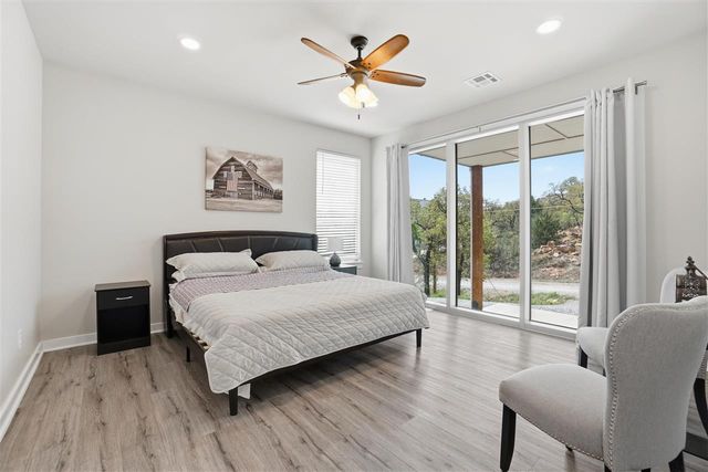 221 Merry Circle Dr, Medicine Park, OK 73557