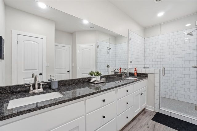 221 Merry Circle Dr, Medicine Park, OK 73557