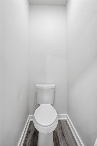 221 Merry Circle Dr, Medicine Park, OK 73557