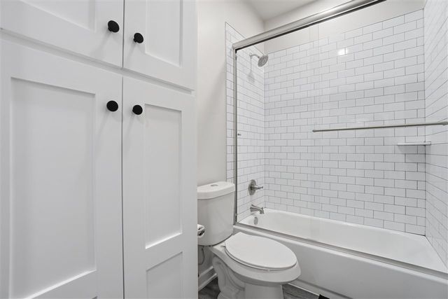 221 Merry Circle Dr, Medicine Park, OK 73557