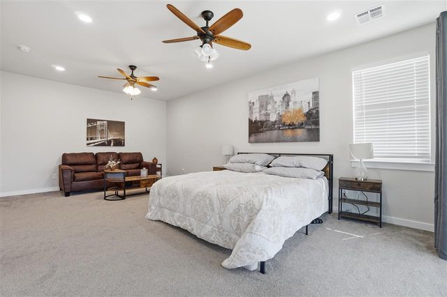 221 Merry Circle Dr, Medicine Park, OK 73557