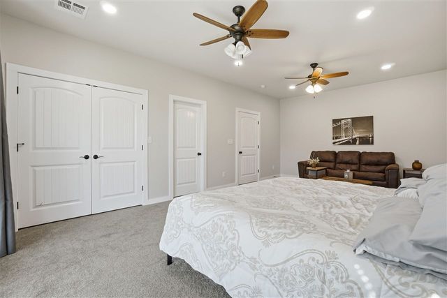 221 Merry Circle Dr, Medicine Park, OK 73557