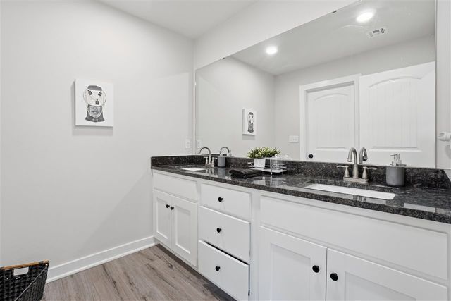 221 Merry Circle Dr, Medicine Park, OK 73557