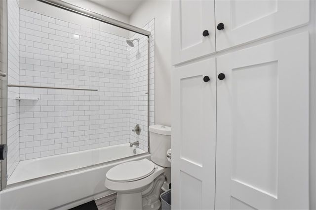 221 Merry Circle Dr, Medicine Park, OK 73557