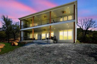 221 Merry Circle Dr, Medicine Park, OK 73557