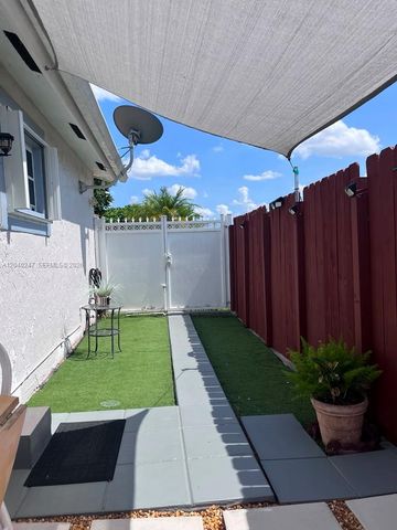 1607 SW 136th Pl 2, Miami, FL 33175