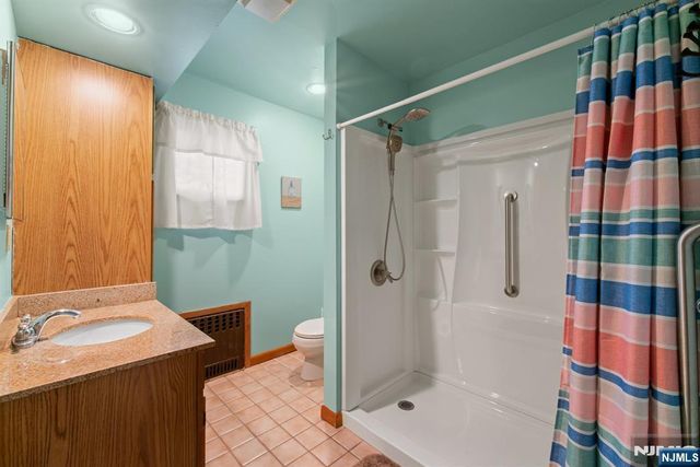152 High Street, Nutley, NJ 07110