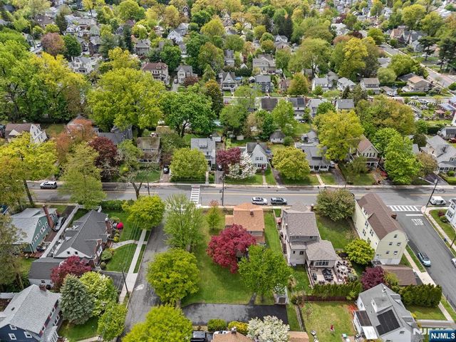 152 High Street, Nutley, NJ 07110