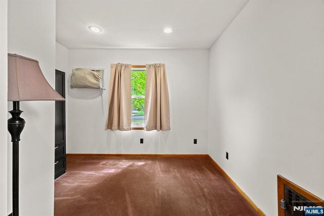 152 High Street, Nutley, NJ 07110