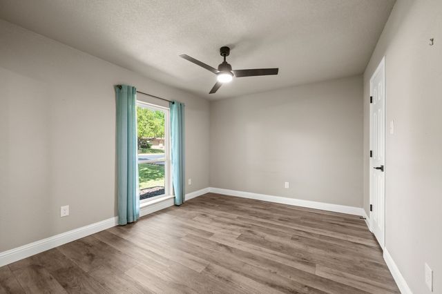 621 Evergreen Drive, Hurst, TX 76054