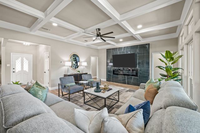 621 Evergreen Drive, Hurst, TX 76054