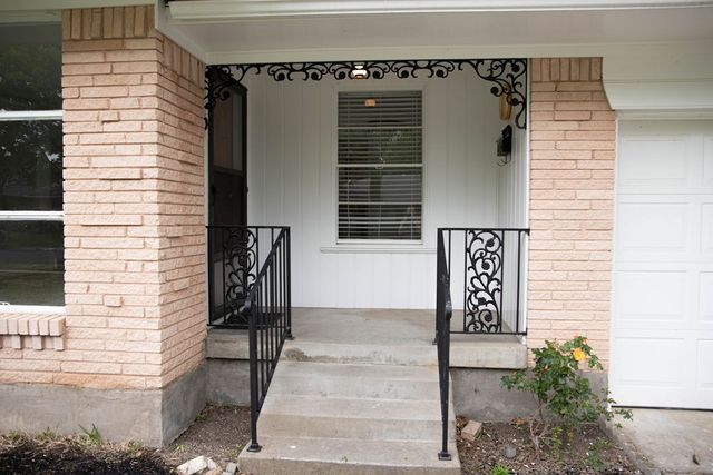 10028 San Lorenzo Avenue, Dallas, TX 75228