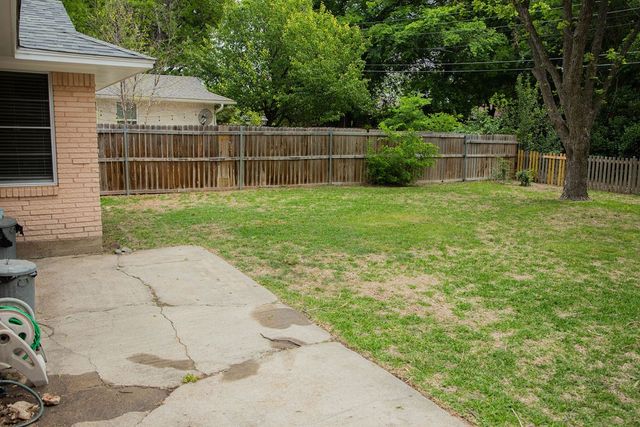10028 San Lorenzo Avenue, Dallas, TX 75228