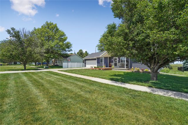 310 1st Street, Menlo, IA 50164