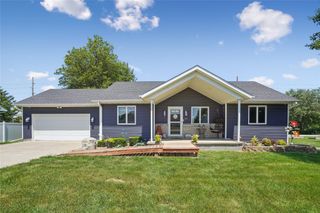 310 1st Street, Menlo, IA 50164
