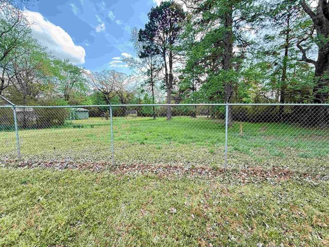 1587 Salem Road, Bryant, AR 72019