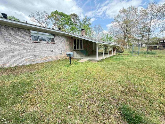 1587 Salem Road, Bryant, AR 72019