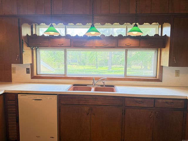 1587 Salem Road, Bryant, AR 72019