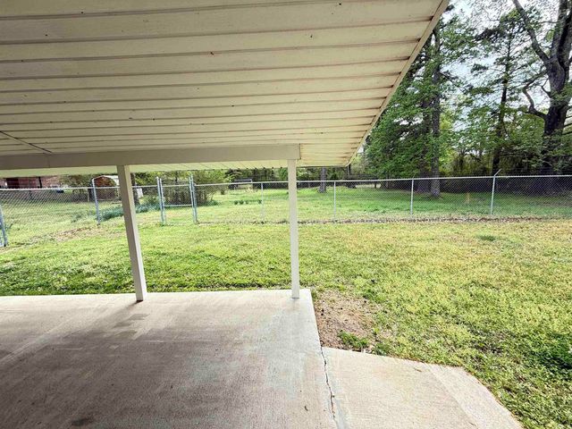 1587 Salem Road, Bryant, AR 72019