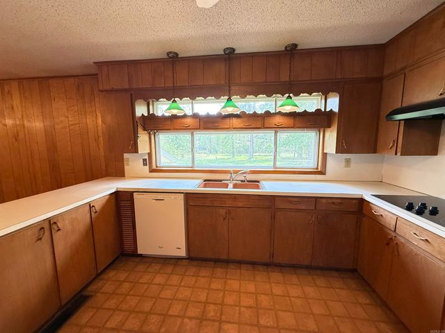 1587 Salem Road, Bryant, AR 72019