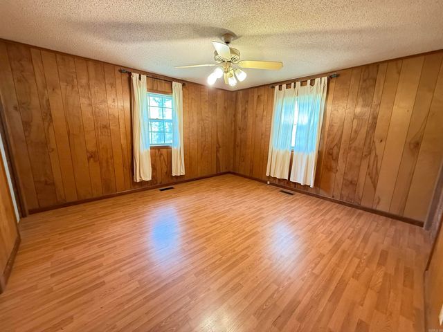 1587 Salem Road, Bryant, AR 72019