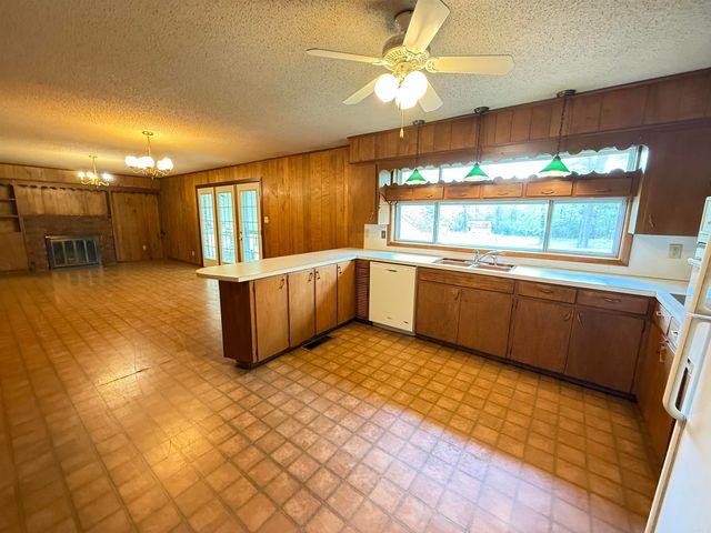 1587 Salem Road, Bryant, AR 72019