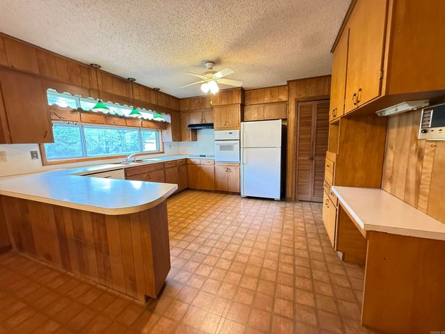 1587 Salem Road, Bryant, AR 72019